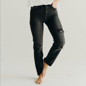 Size 7 Womens Carly Jean Los Angeles CJLA Grace Straight Leg Jeans Distressed